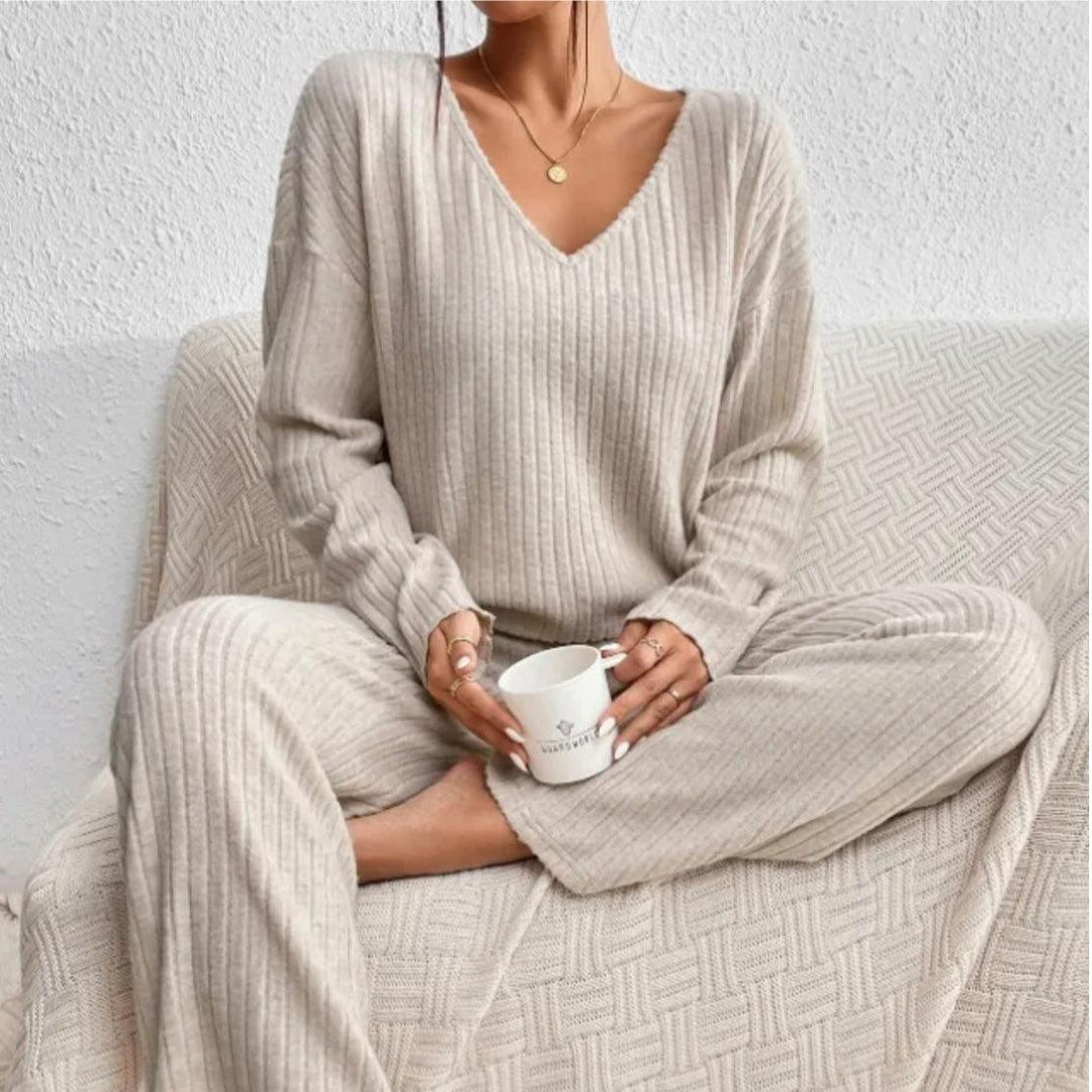 Kathy - Knitted 2 Piece Set - Elle Toronto